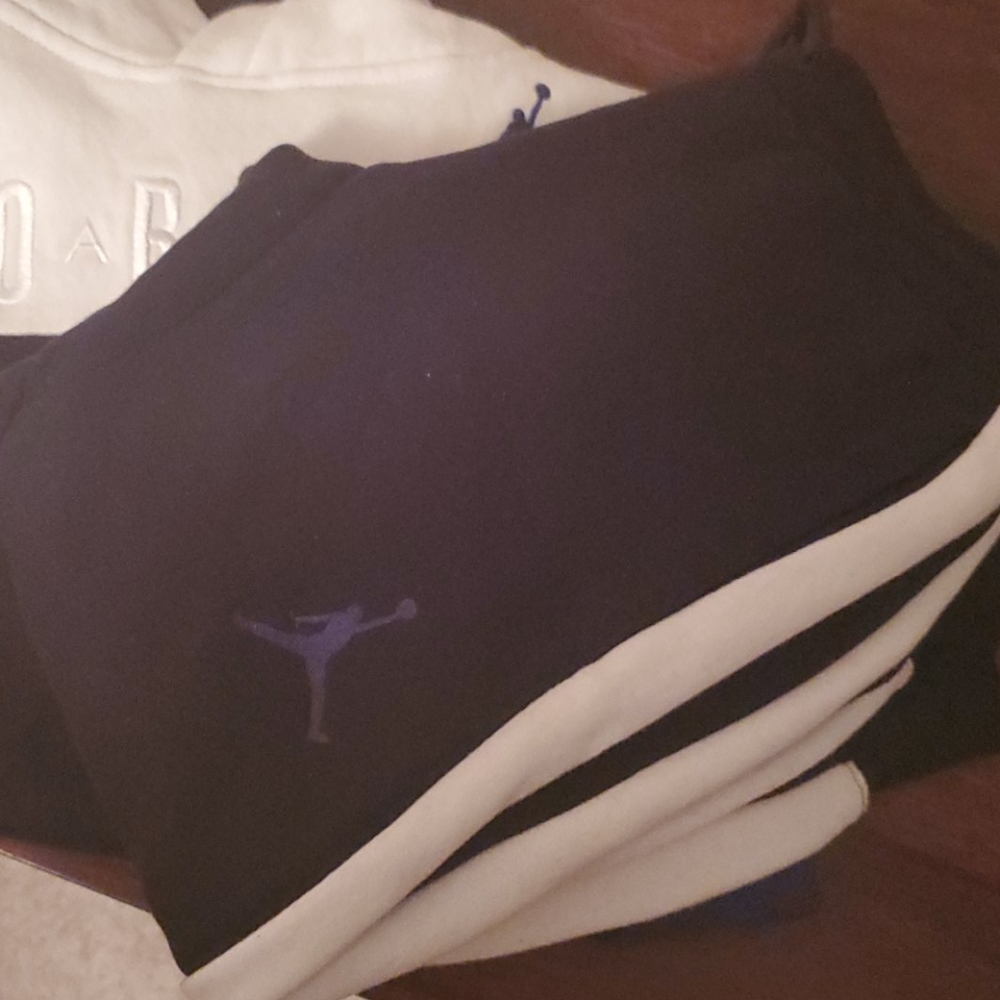 Sweatsuit - Picture 2 of 4